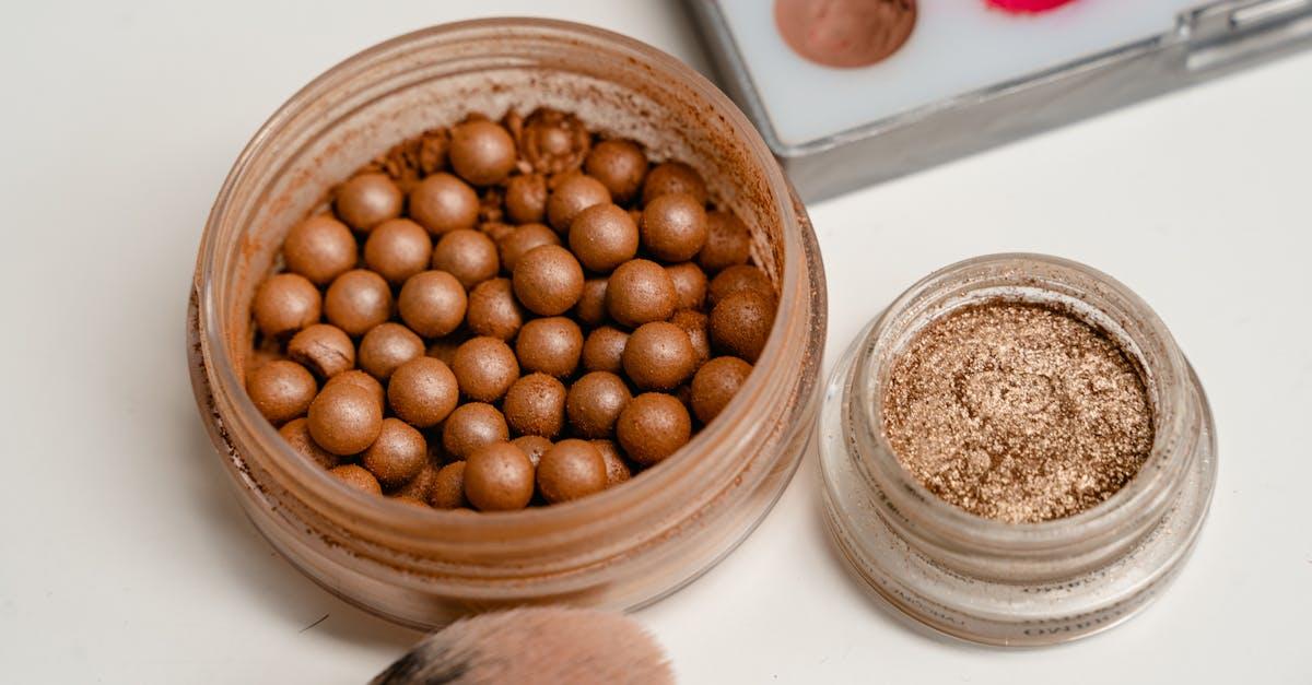 Delikatne muśnięcie słońcem: jak wybrać bronzer dla jasnej cery