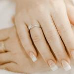 Od boho po glamour: manicure ślubny idealnie dopasowany do Waszego wesela