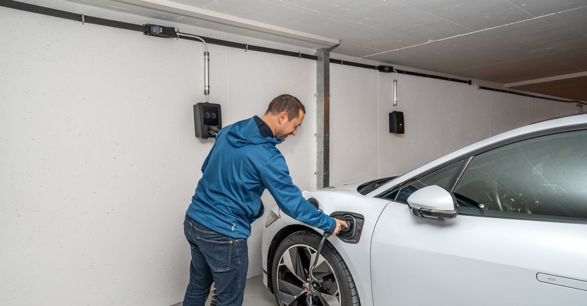 Nie tylko ładowarka: 21 sprytnych dodatków, które ułatwią życie kierowcom aut elektrycznych