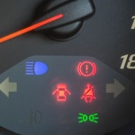 7 sygnałów, że alternator prosi o pomoc — rozpoznaj usterkę, zanim auto odmówi posłuszeństwa